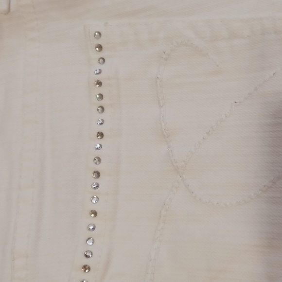 Chico's Platinum White Denim Capris Jeans - Picture 5 of 10